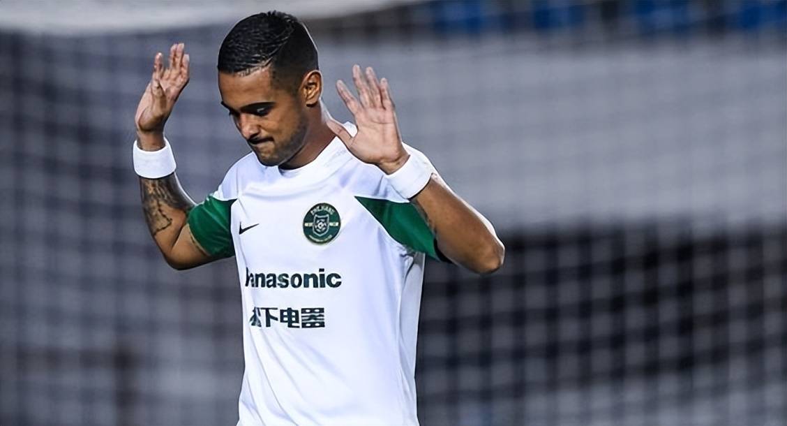 开云棋牌 -包含转折点成都蓉城迎来里程碑，荷甲赛后攻防权衡，话题不断，团队化学反应显著的词条